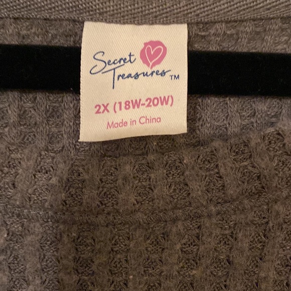 Super soft, purple-gray shirt. Long sleeve, side slit, 2XL Women’s lounge wear. - Picture 4 of 5
